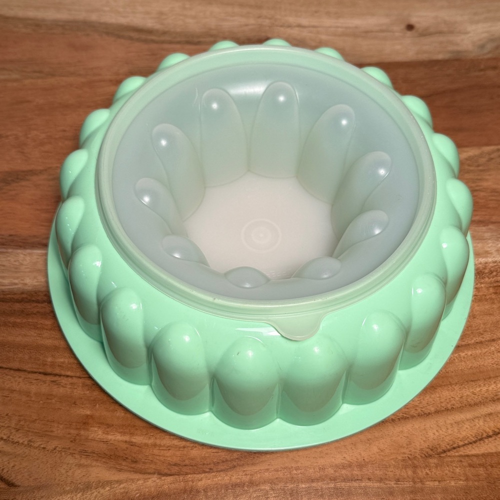Vintage Tupperware Mint Green 3-Piece Ice Mold - Jello Mold - Picture 2 of 10